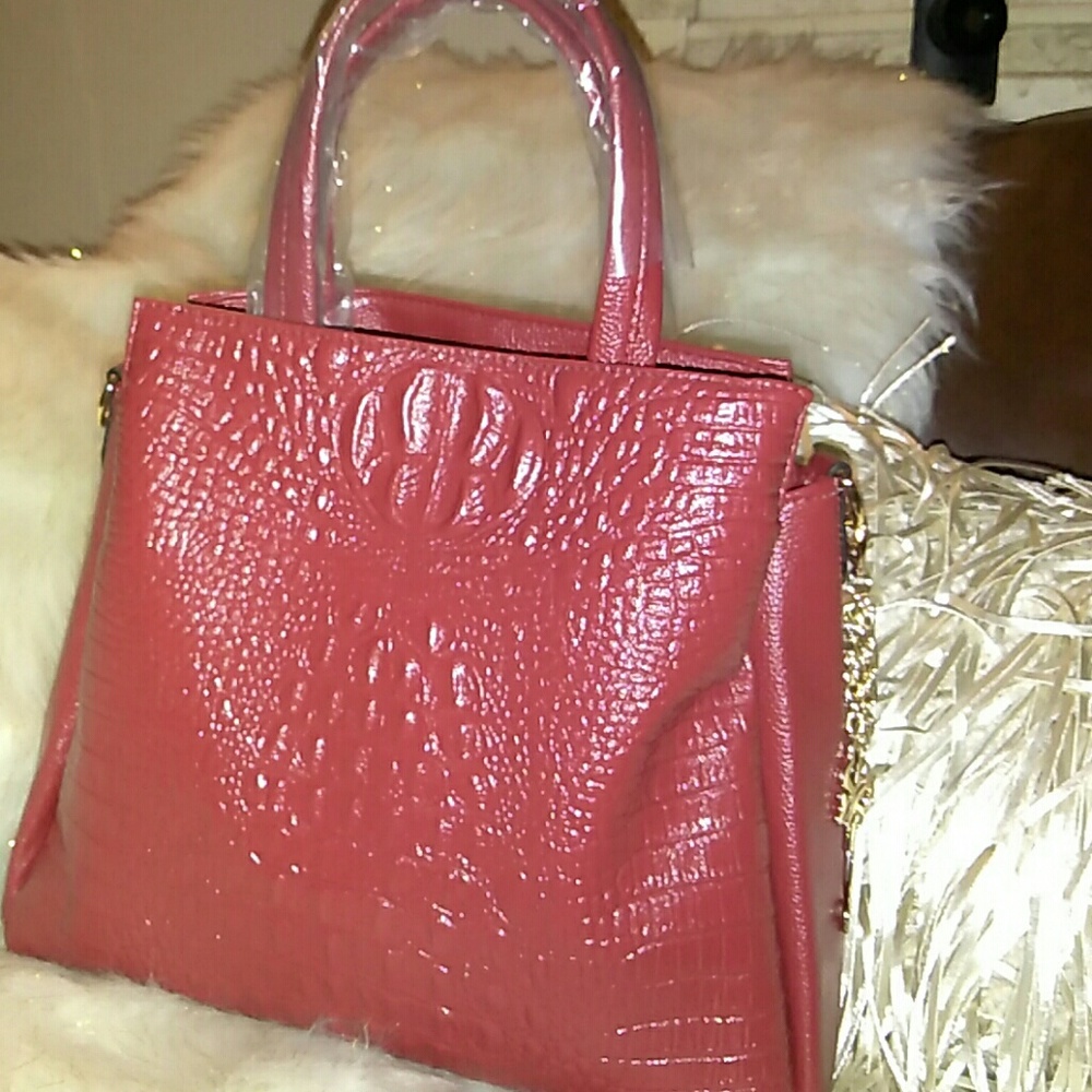 (NEW) Red Faux Leather Hand Bag ( NEW)